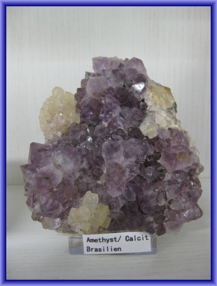 Calcit auf Amethyst